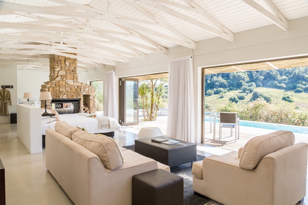 Rhino Private Suite with Swimming Pool photo 1