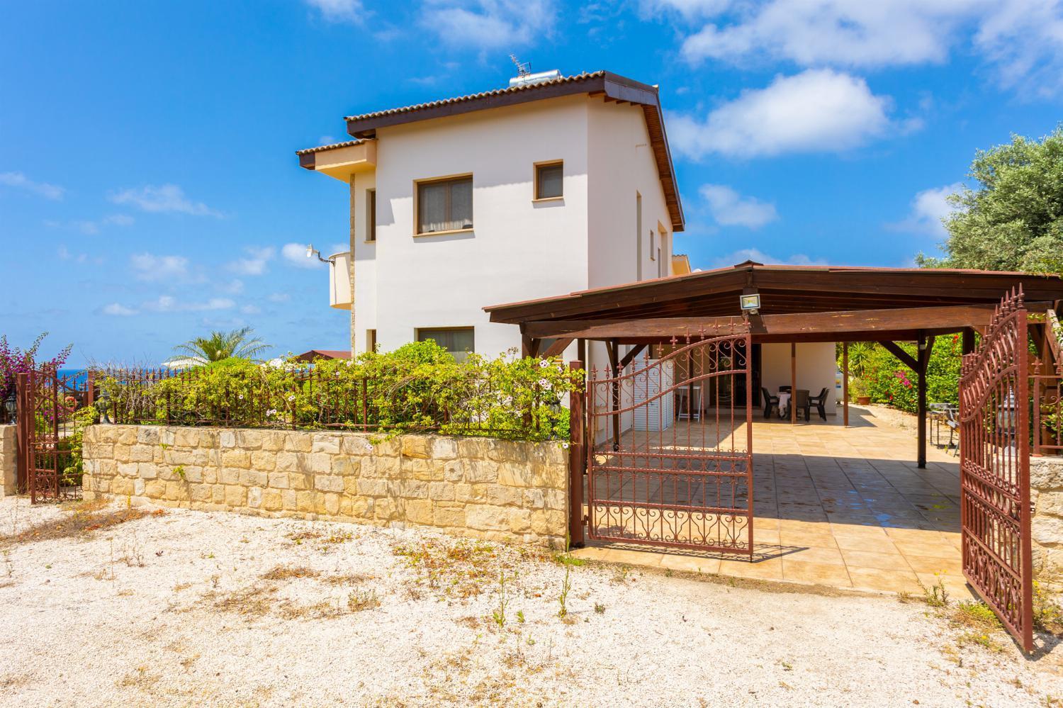 Villa photo 1