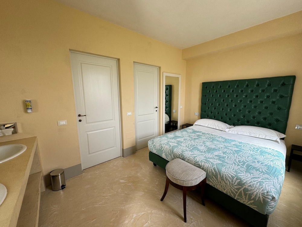 Deluxe Room, 1 Bedroom photo 1