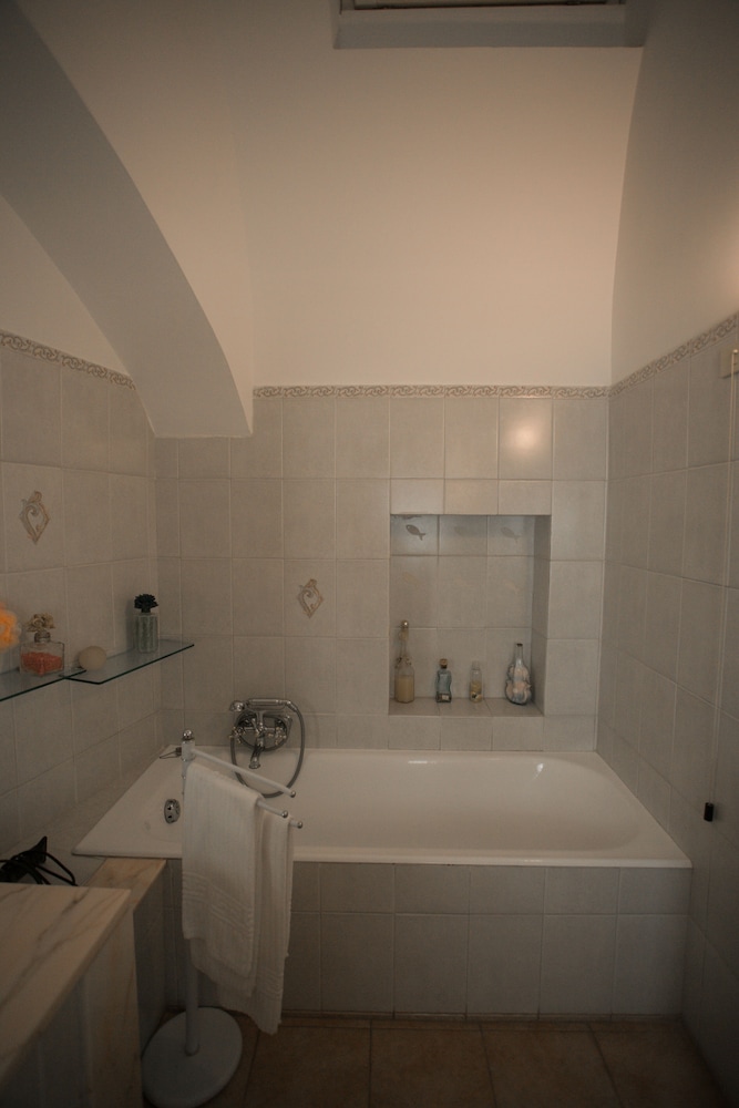 Double or Twin Room - Photo 14