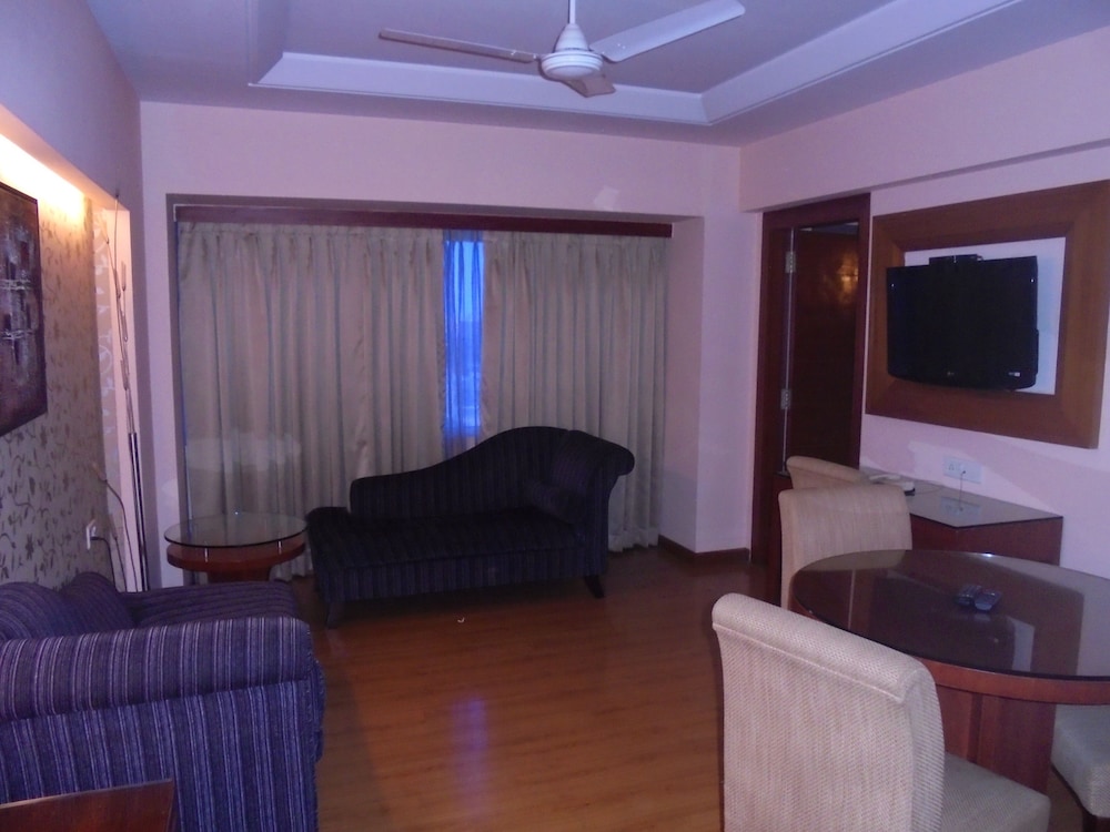 Studio Suite photo 2