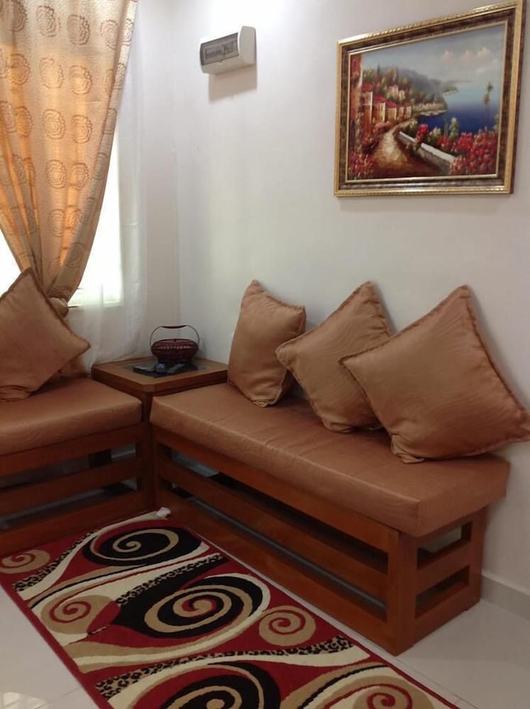Family Room photo 2