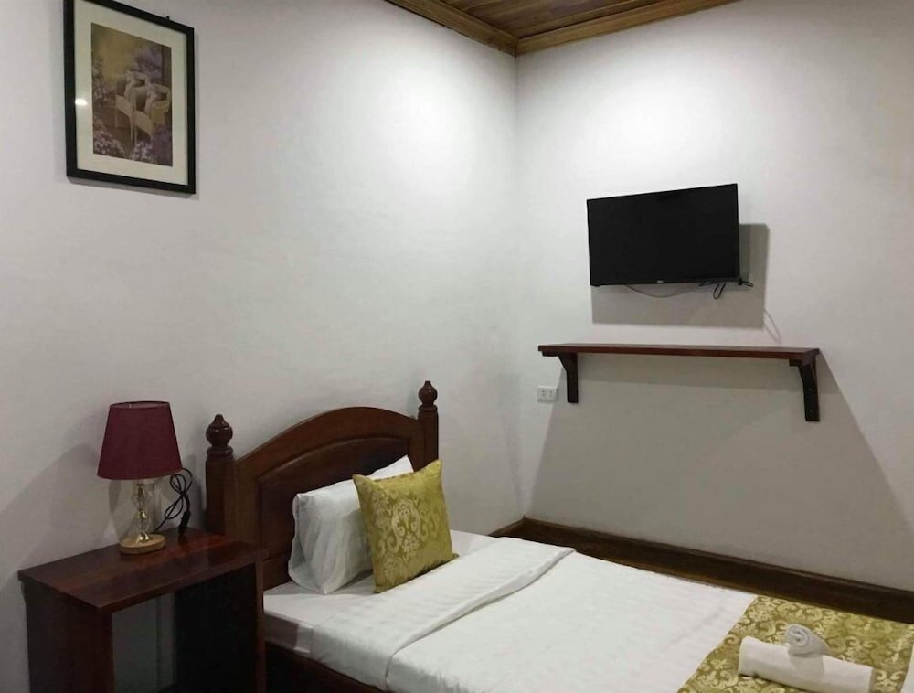Deluxe Family Room with Private Balcony - Photo 4