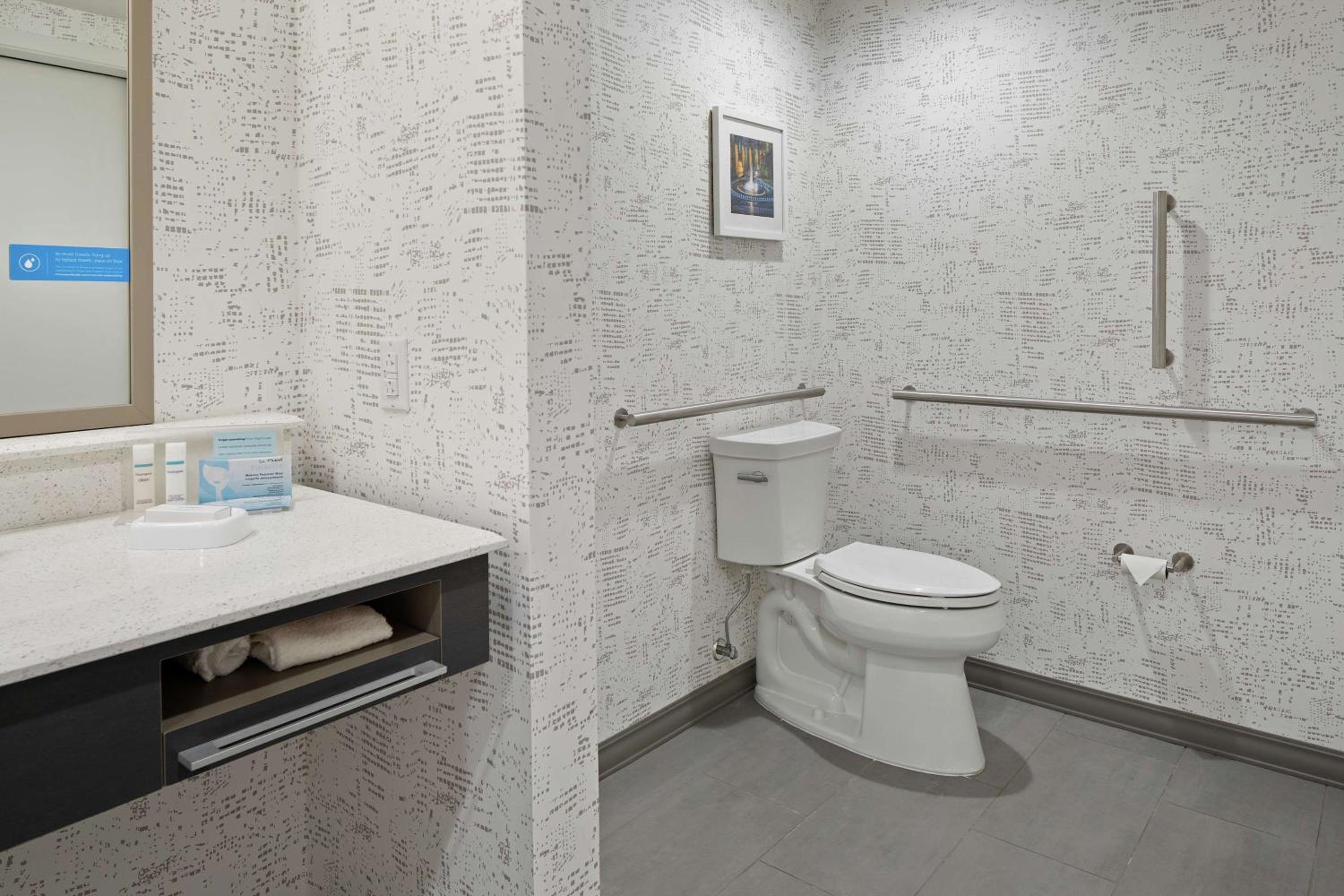 King Studio Suite - Hearing Access/Non-Smoking photo 3