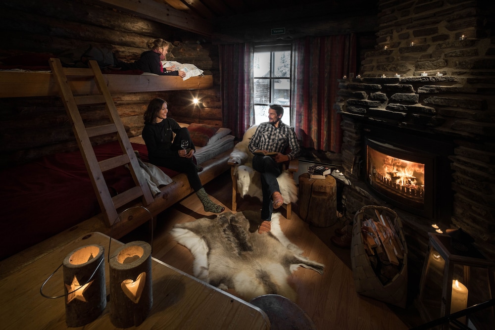 Cabin, Fireplace photo 2