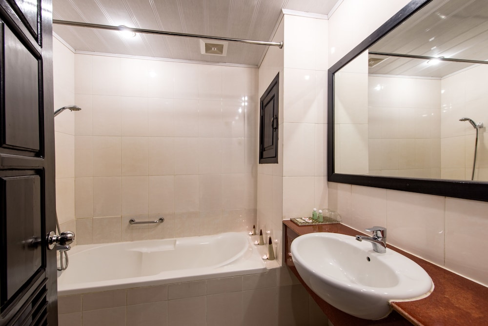 Junior Suites - Photo 18