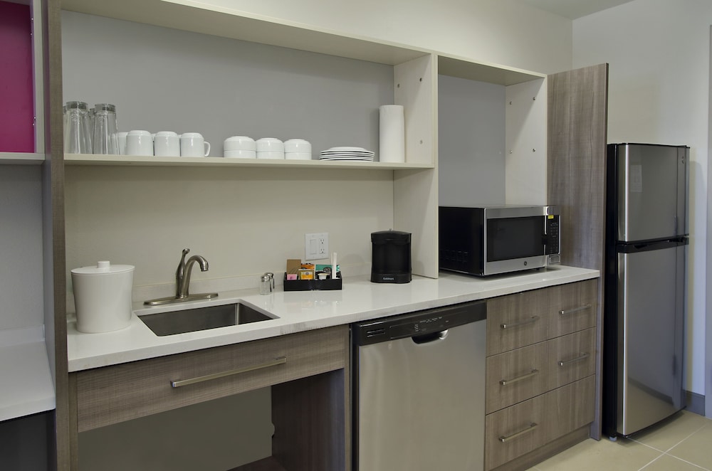 Suite, 1 King Bed, Accessible, Bathtub (Mobility & Hearing) - Photo 5