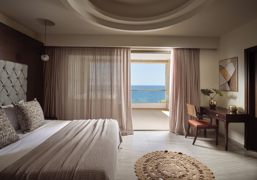 Royal Suite with Jacuzzi on balcony, Sea Front