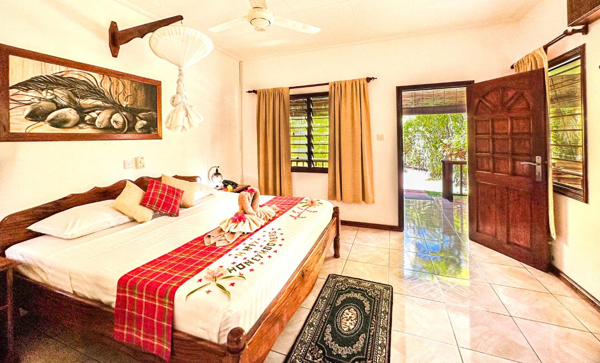 Bungalow with Patio