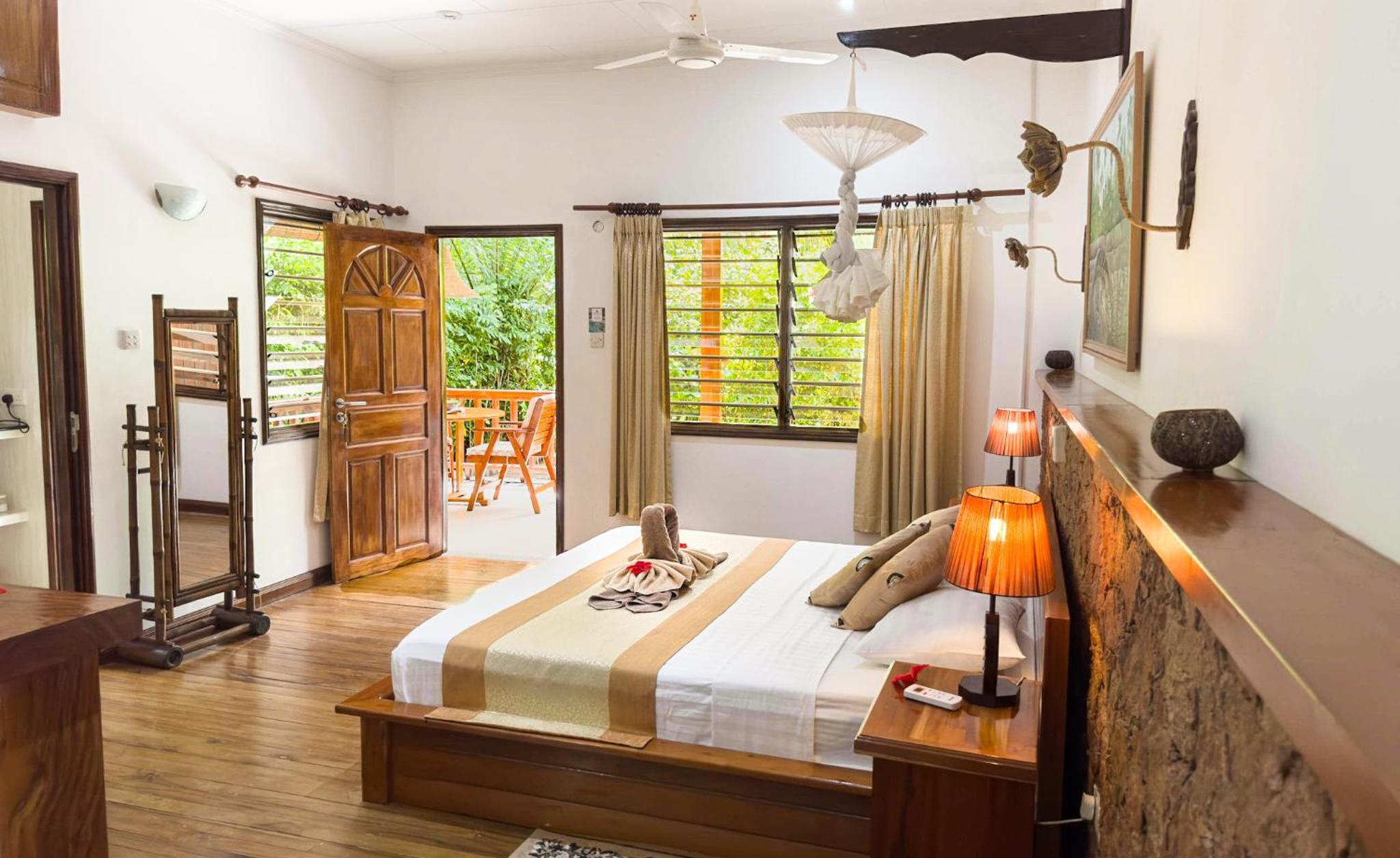 Deluxe Bungalow photo 2