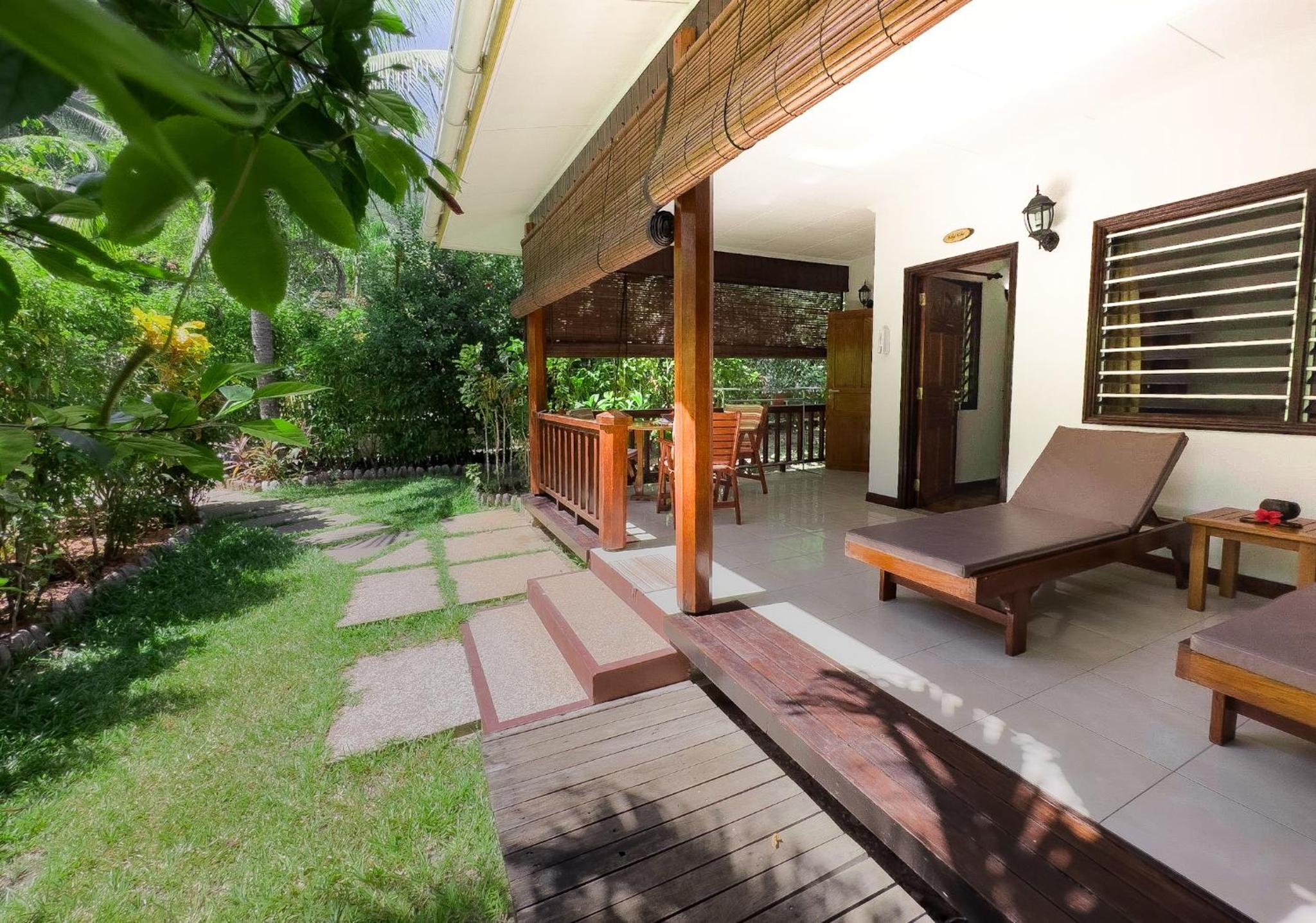 Deluxe Bungalow with Garden View photo 3