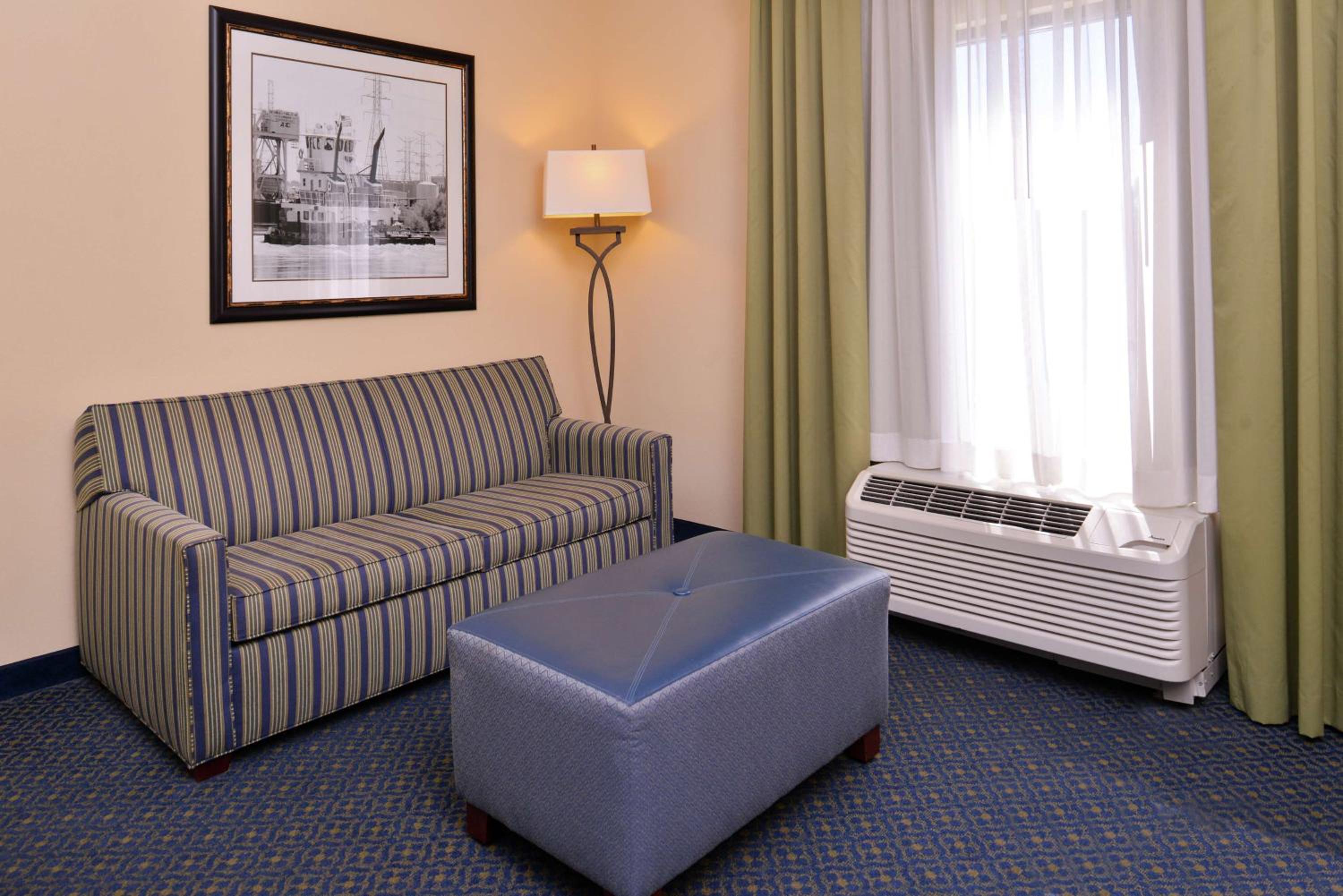 King Room with Sofa Bed and Study - Non-Smoking