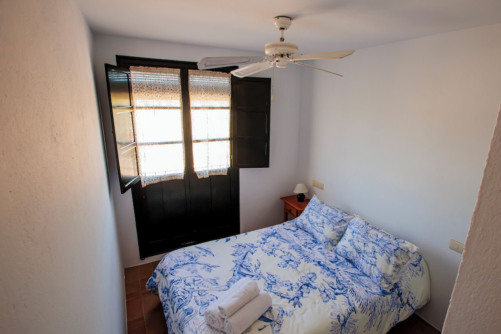 Basic Double Room photo 3