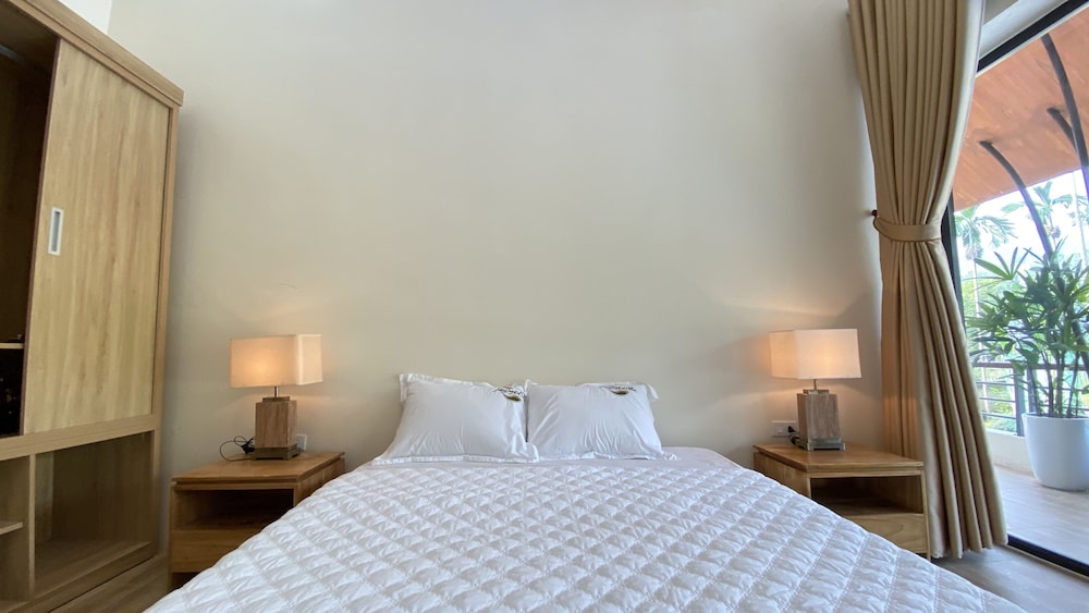 Deluxe Double Room, Pool View