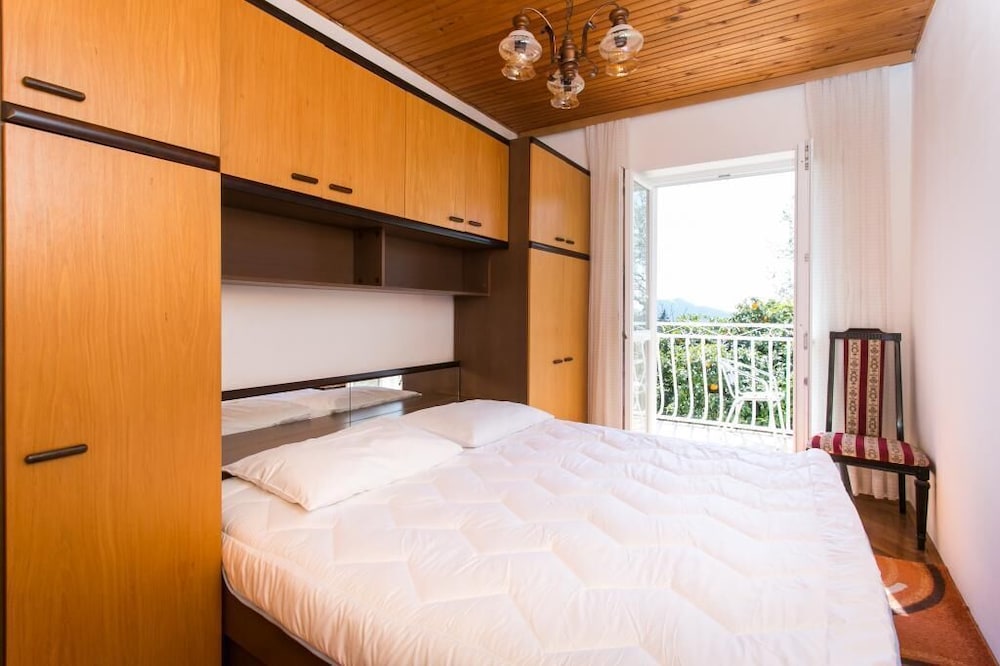 Apartment (One-Bedroom Apartment with Balcony an) photo 2