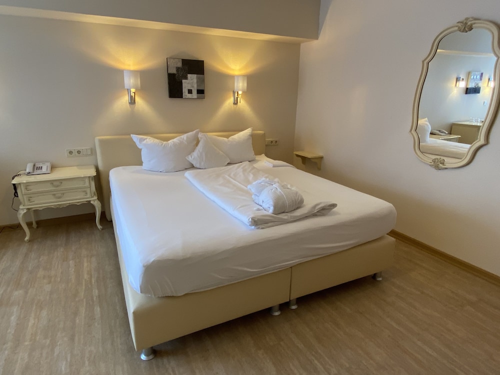 Superior Single Room, Non Smoking photo 3