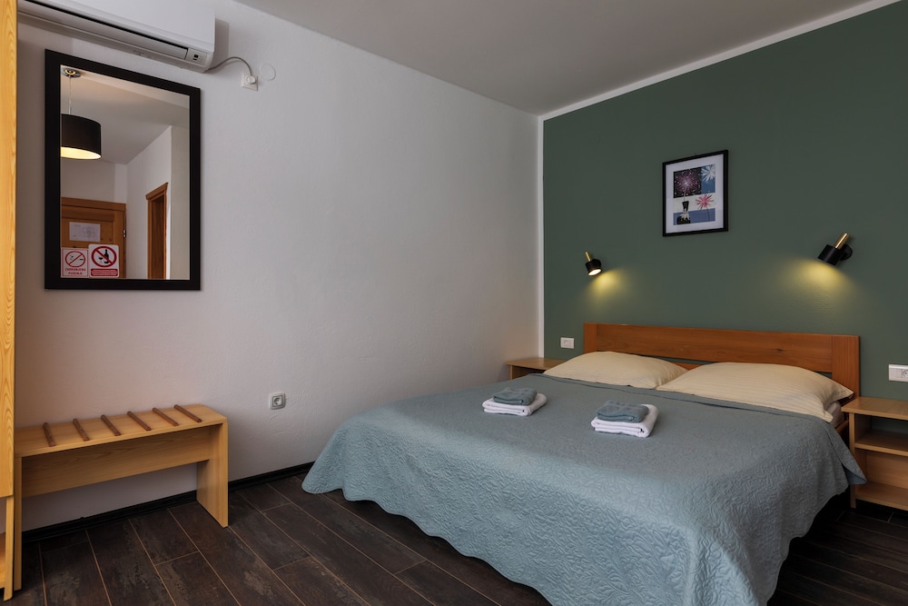 Economy Triple Room (Villa Domagoj) photo 1