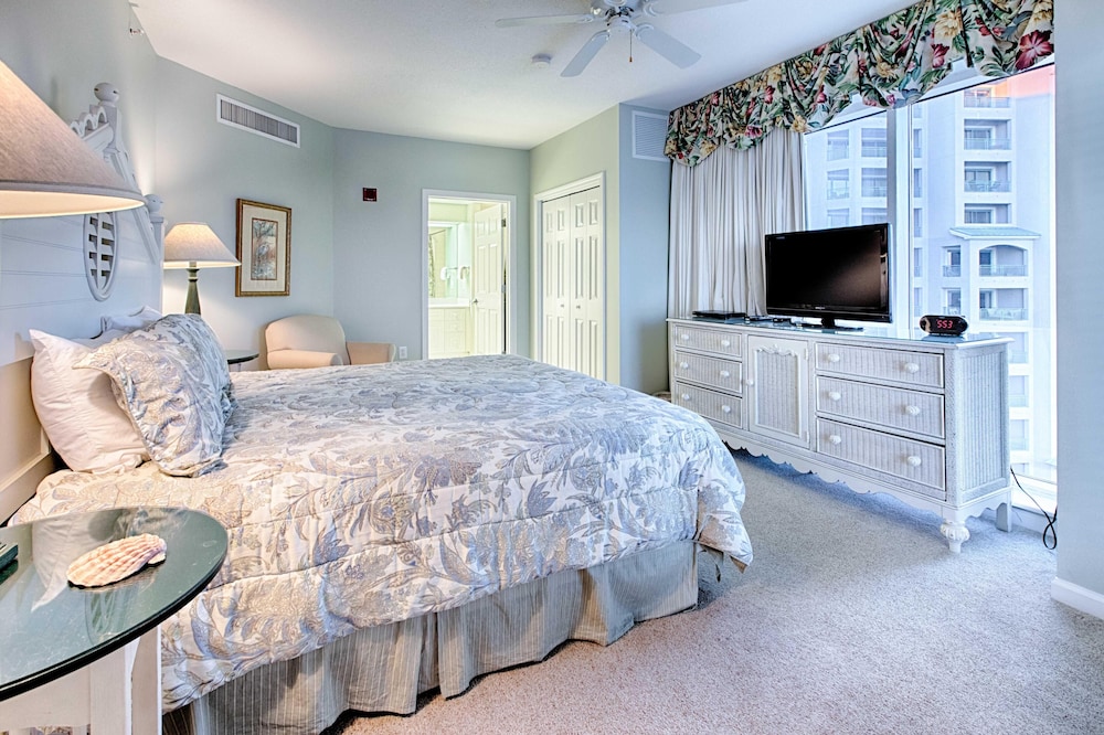 Condo, 1 King Bed With Sofa Bed (Westwinds 4801) photo 3