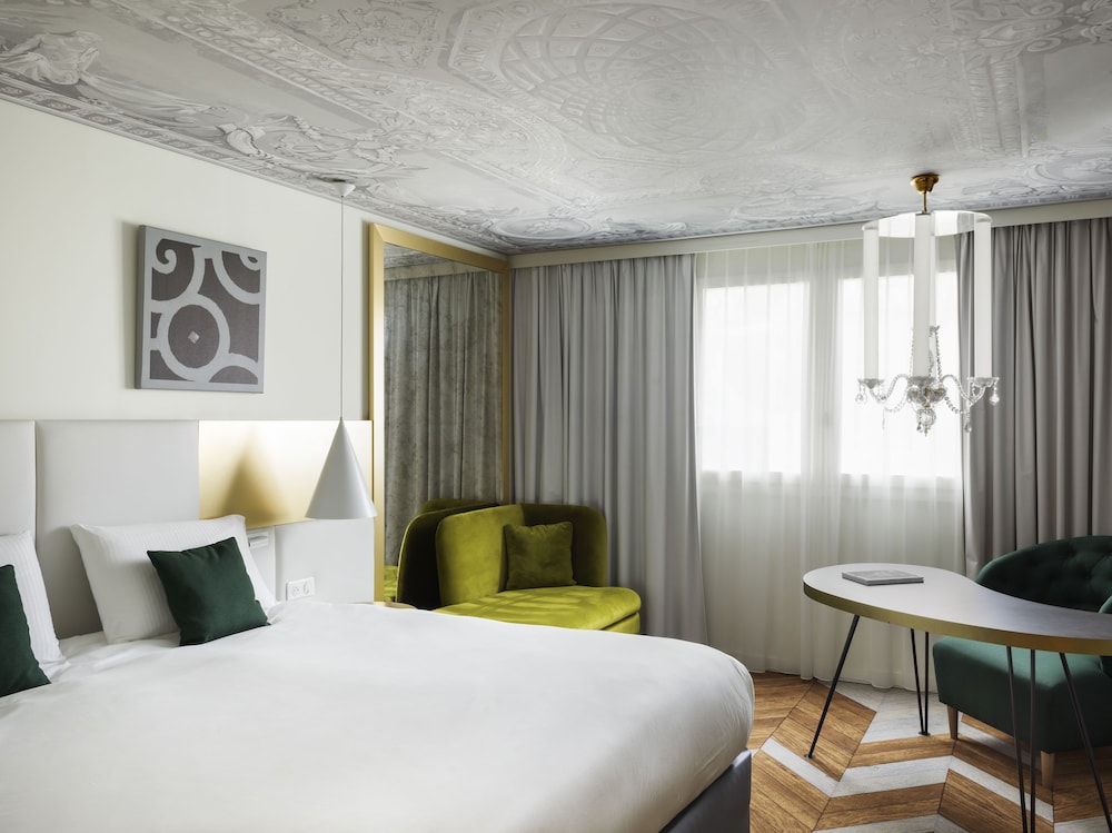 Superior Room, 1 Queen Bed, Balcony