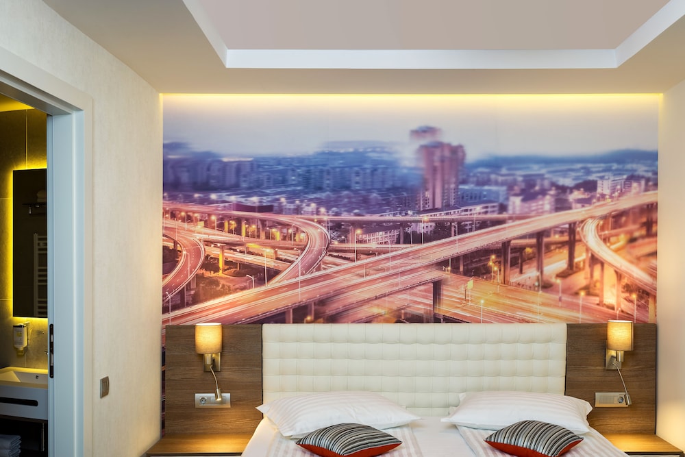 Standard Studio, Kitchenette, City View photo 3