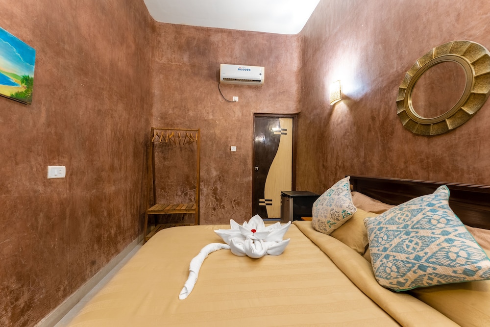 Superior Room with Private Balcony - Photo 3