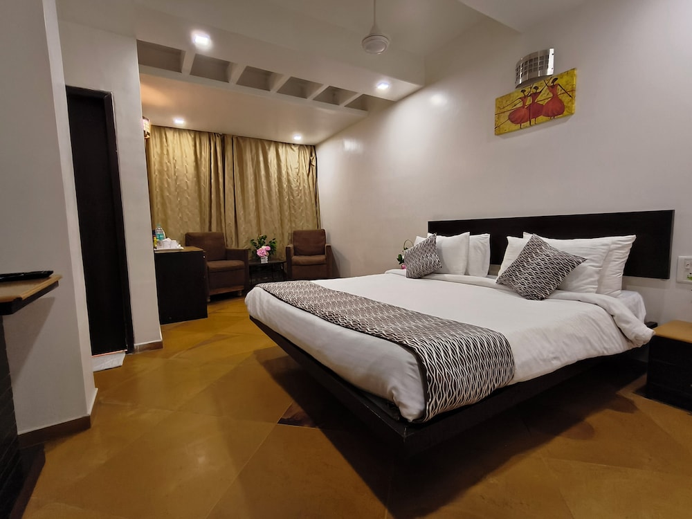 Deluxe Room - Photo 1