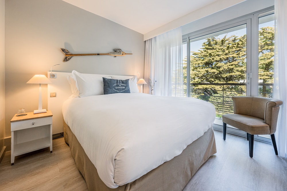 Classic Room, 1 Double Size Bed, Inland Side