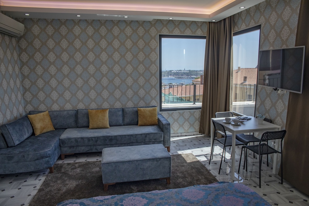 Deluxe Double Room with Balcony and Sea View photo 1