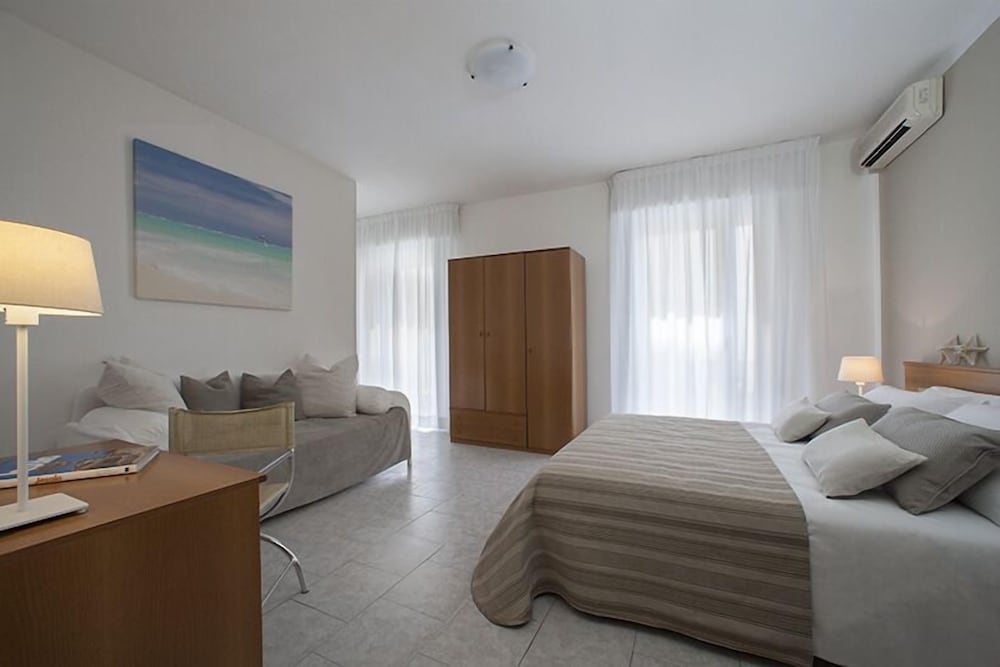 Classic Triple Room photo 3