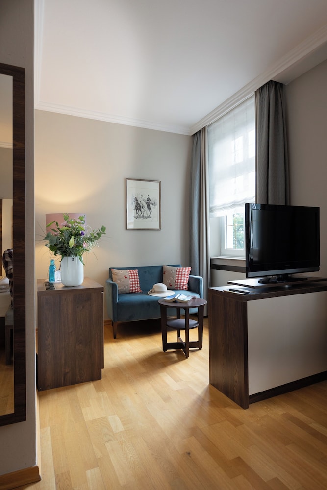 Deluxe Single Room, 1 Twin Bed, Non Smoking, Lake View photo 3