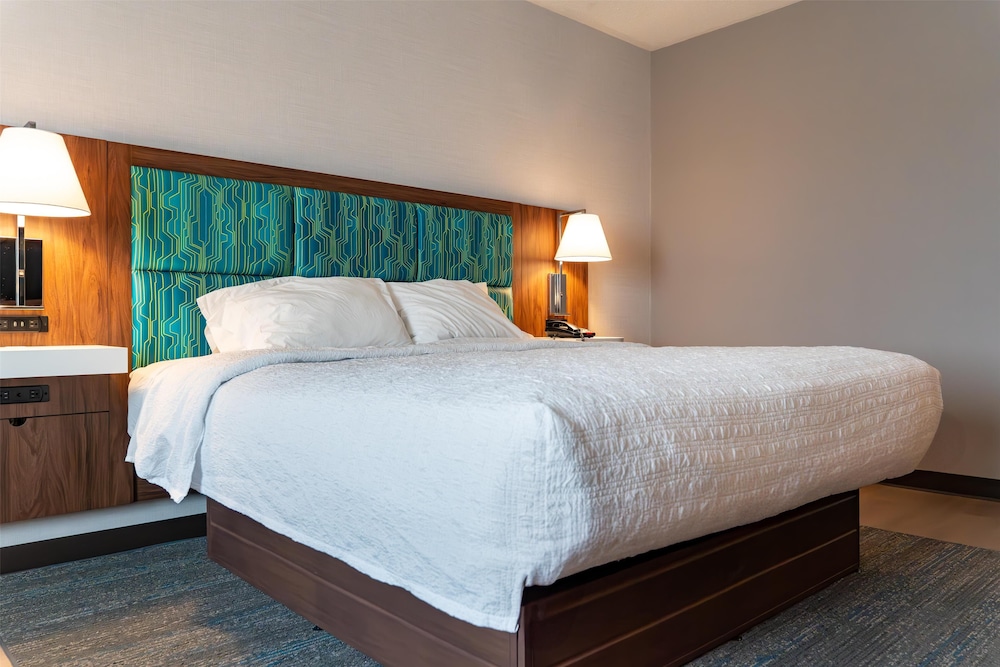 Room, 1 King Bed, Accessible - Photo 1