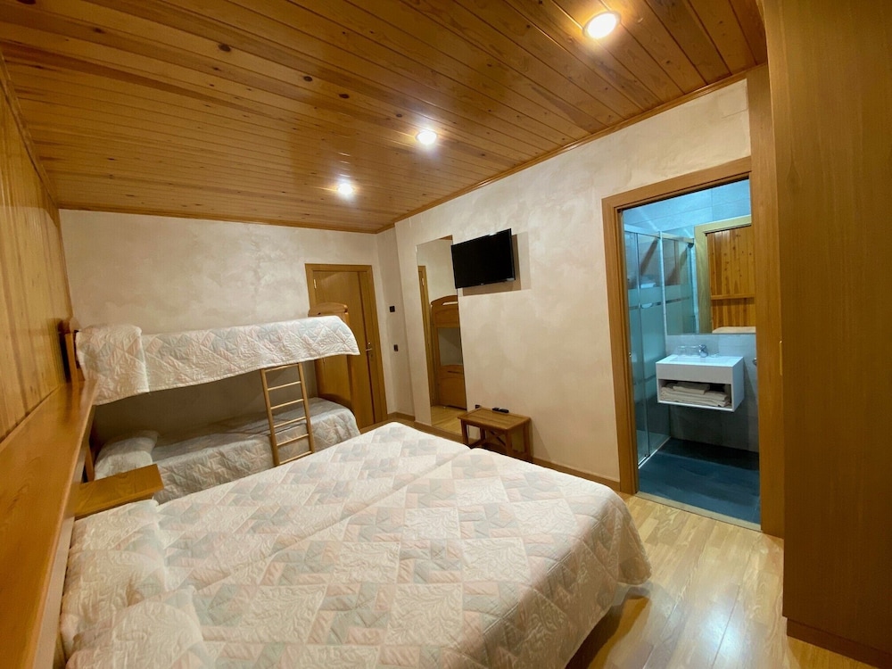 Family Room - Photo 5
