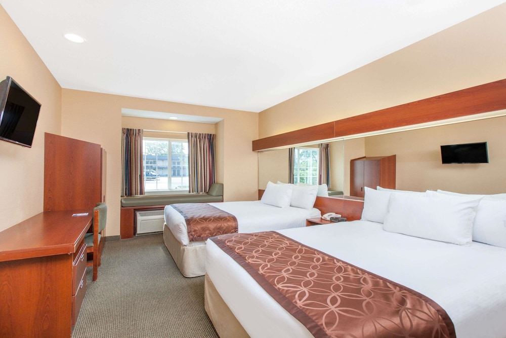 Room, 2 Queen Beds, Accessible, Non Smoking (Mobility, Roll-In Shower) - Photo 2