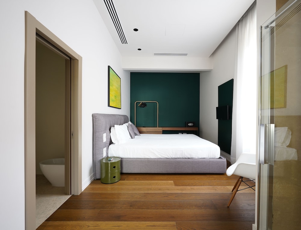 L 1 Bedroom Apartment, Sofa Bed