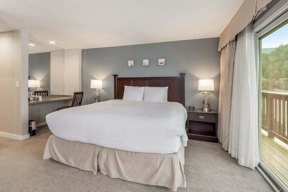 Room, 1 King Bed, Bay View