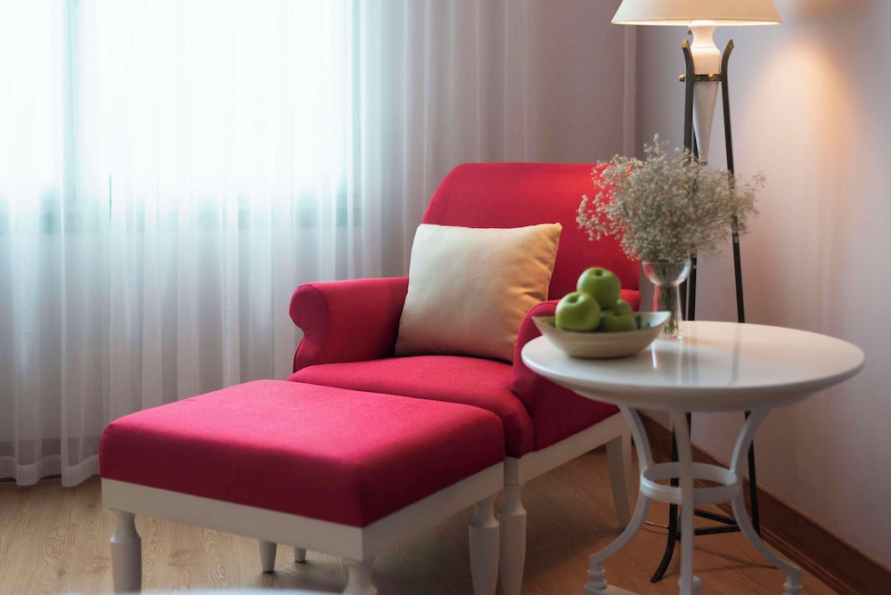 Executive Room - Photo 1