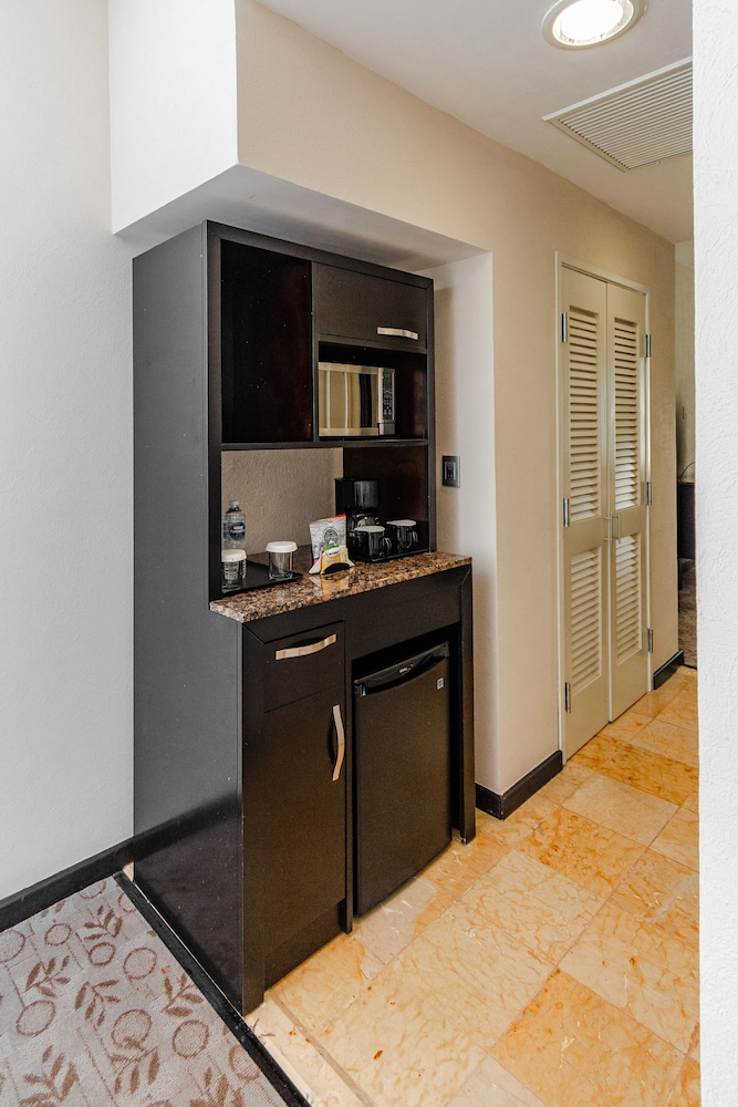 King bedroom evolution suite - Photo 2