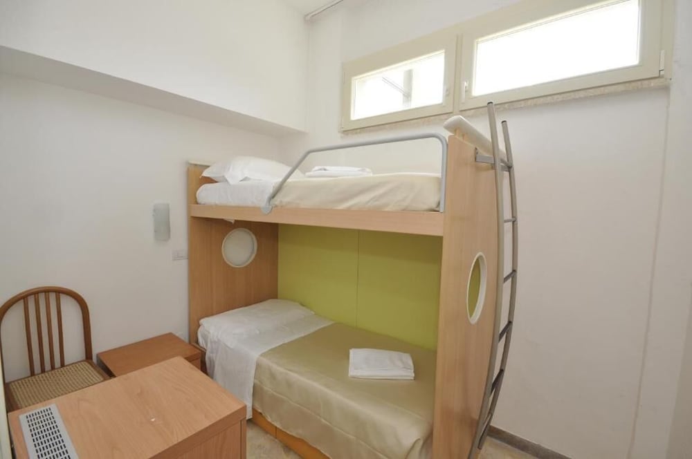 Classic Quadruple Room photo 1