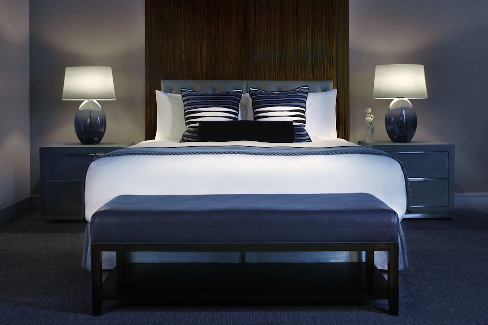 Deluxe Suite, 1 Bedroom, City View (1 King Bed) - Photo 6