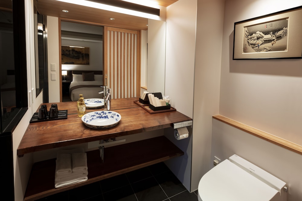 Premium Twin Room - Photo 24