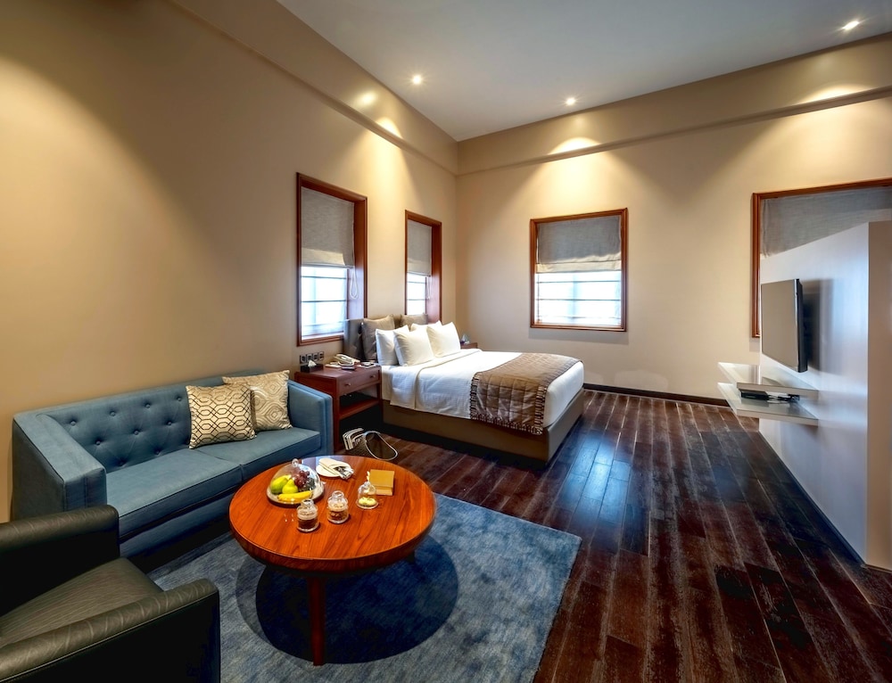 Premier Club Room with Executive Lounge Access, Garden View - Photo 4
