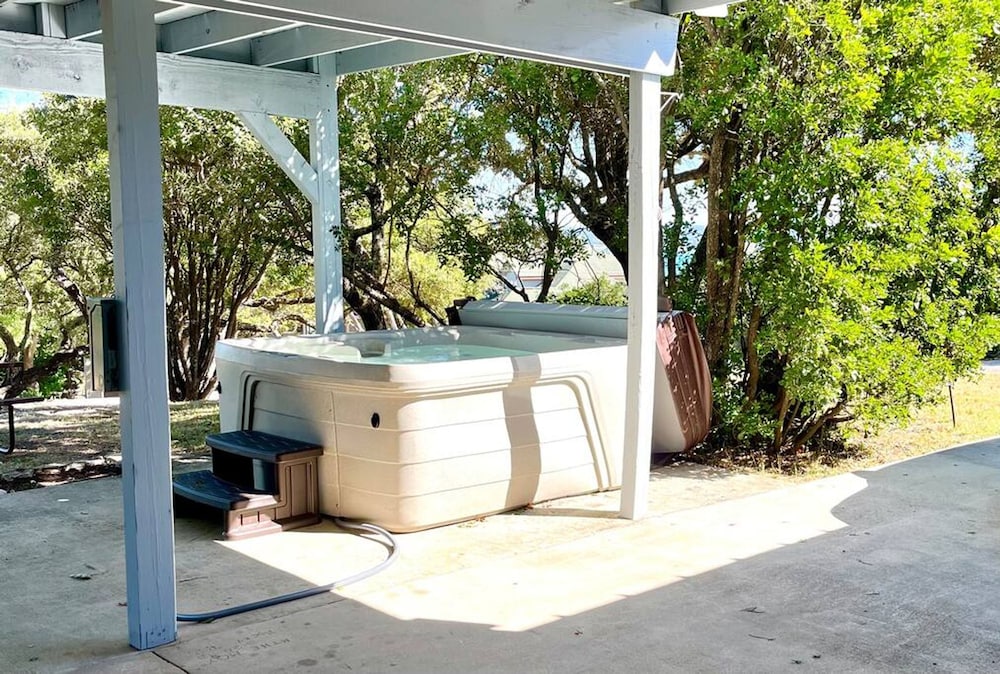 4 2 wow 180 Meerzicht hot tub Pickleball Tennis POA Court EV Oplaadpunt Rolstoelhelling POA Zwembad, Foto 16