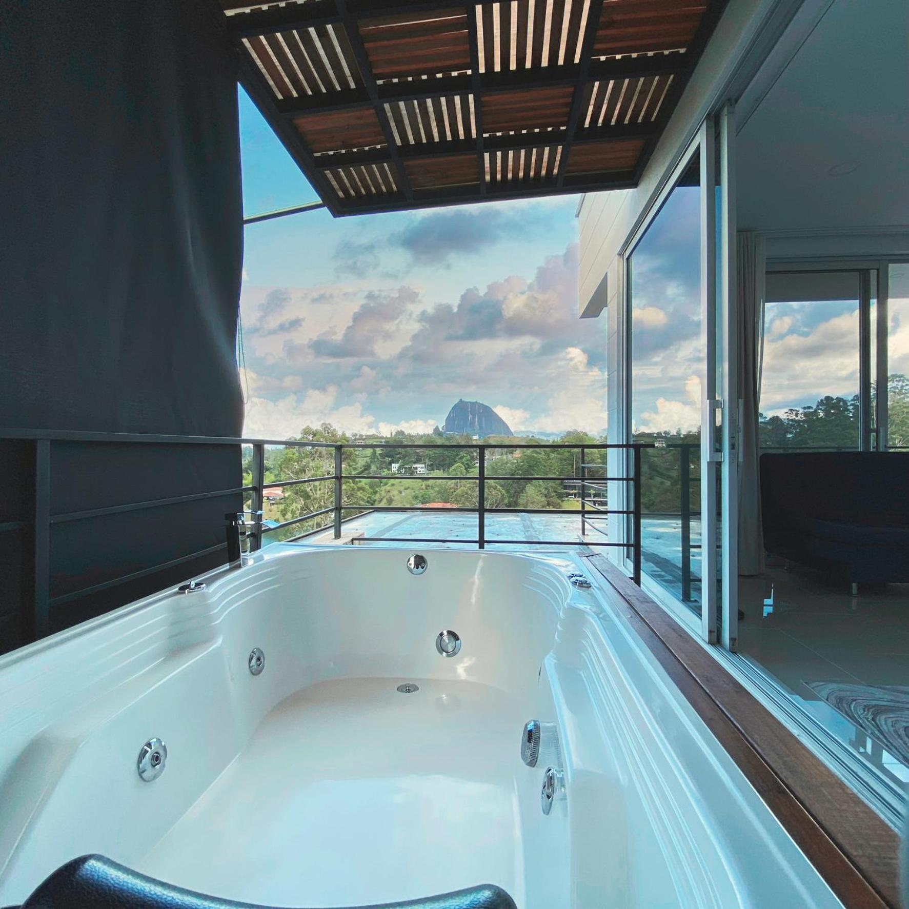 Double Room with Spa Bath photo 2