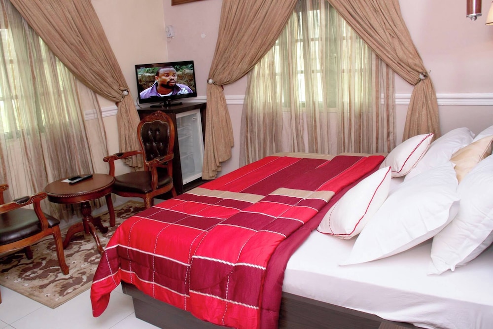 Deluxe Room, Balcony, City View photo 2