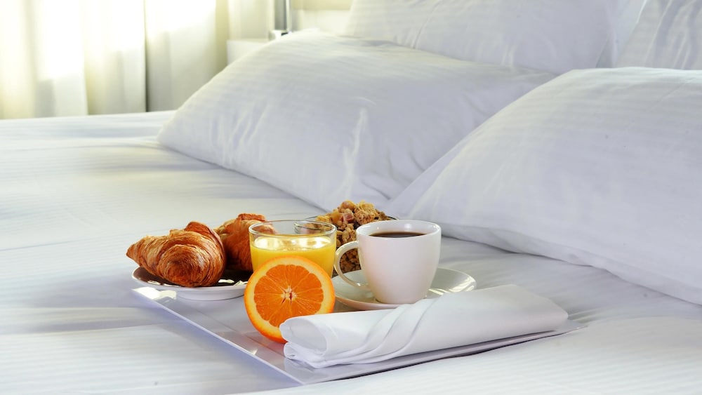 Premium Room, 1 King Bed, Business Lounge Access, Sea View - Photo 5