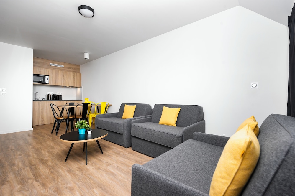Family Apartment, 1 Bedroom - Photo 5