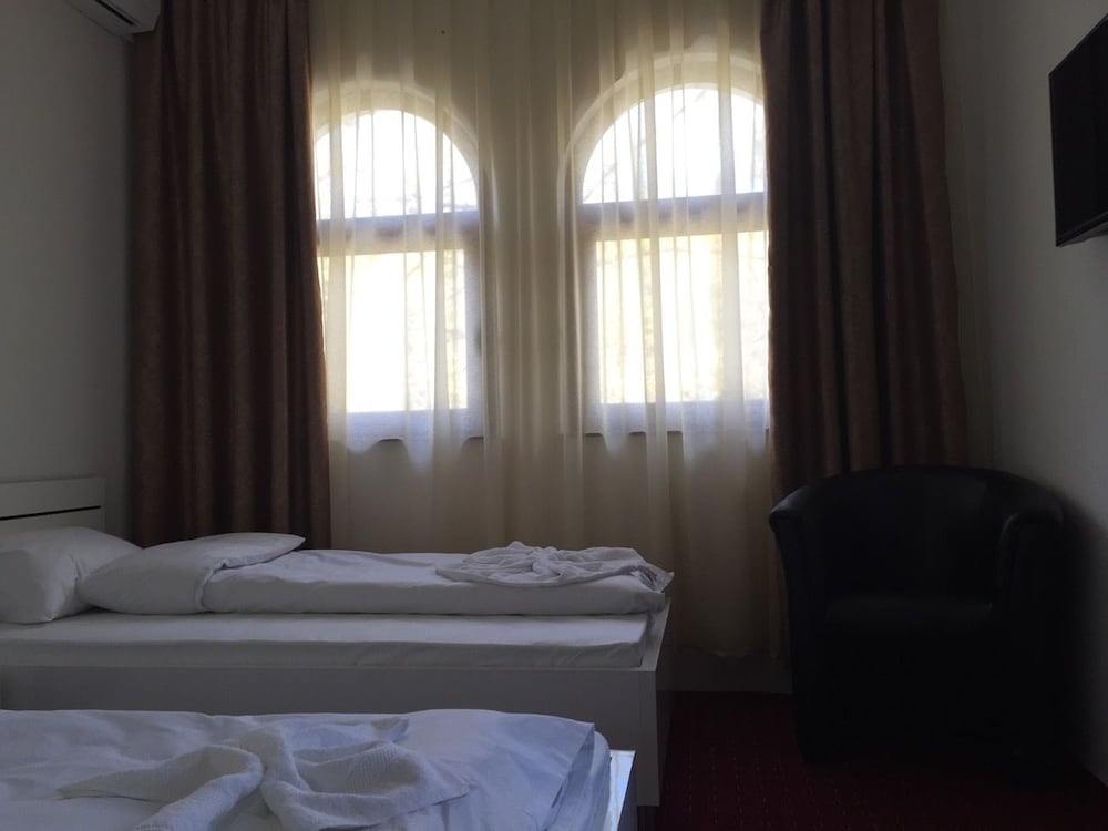 Standard Twin Room photo 2
