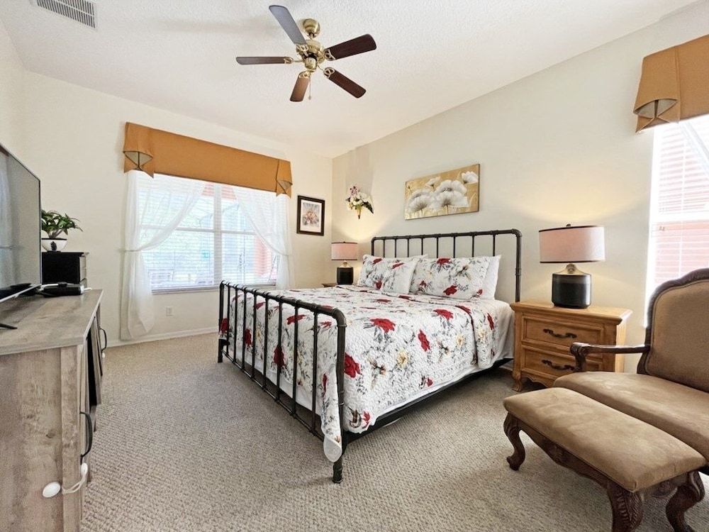 House, 6 Bedrooms