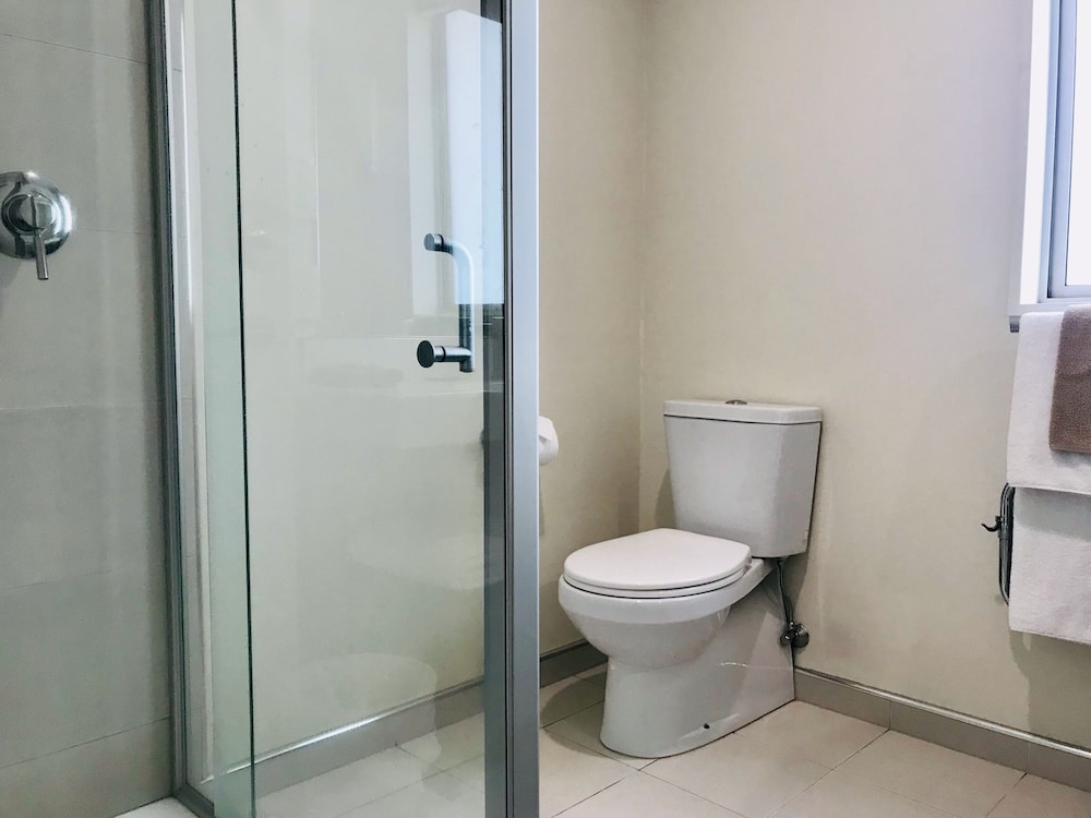 Deluxe Apartment, 2 Bedrooms, Non Smoking, Jetted Tub thumbnail 5