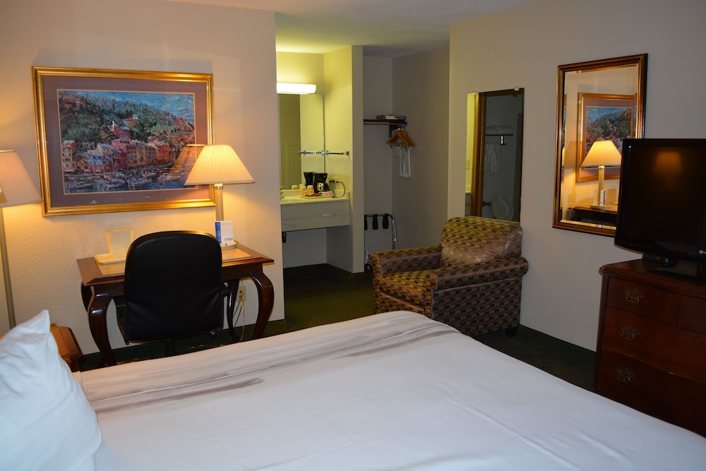 Standard Room, 1 King Bed - Photo 2